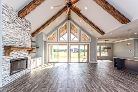 Rustic Barndominium, Floor Plan 4 Bedroom, Farmhouse Barndominium, Vaulted Ceilings, Metal Building Homes, Stunning Kitchens, Pole Barn Homes, Picture Windows, Barn House Plans