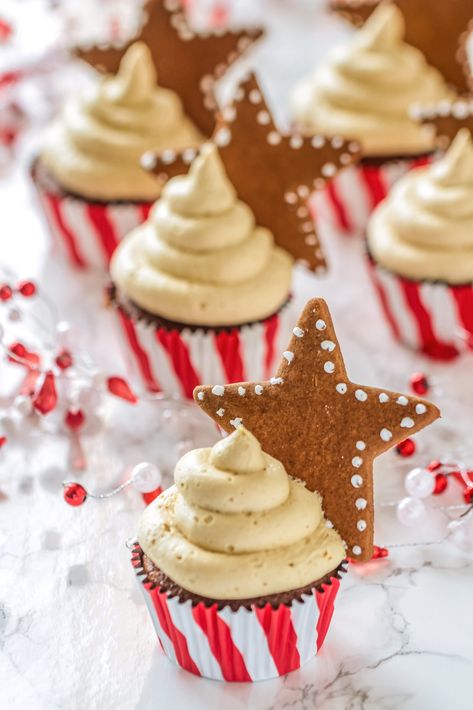 Gingerbread Buttercream, Chocolate Peppermint Cheesecake, Chocolate Cheesecake Bites, Peppermint Cake, Cheesecake Bites Recipe, Homemade Gingerbread, How To Make Gingerbread, Peppermint Cheesecake, Gingerbread Cupcakes