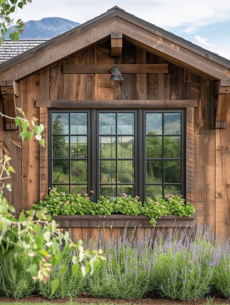 Black Windows With Wood Trim, Log Cabin Windows, Cottage Windows Exterior, Window Designs Exterior, Craftsman Boho, Window Trim Ideas Interior, Outdoor Window Trim, Exterior Window Trim Ideas, Window Trim Ideas