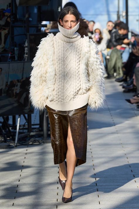 Stella McCartney Fall 2024 Ready-to-Wear Collection | Vogue Stella Mccartney Knitwear, Catwalk Knitwear, Fashion Trend Forecast, Autumn Knitwear, Winter Knitwear, Head Scarf Styles, Winter Fashion Outfits Casual, Knitwear Fashion, Knit Fashion