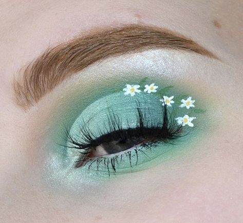 Spring Eyeshadow, Easter Makeup, Green Makeup, Unique Makeup, Eye Makeup Designs, Colorful Eye Makeup, Makeup Eye Looks, Creative Eye Makeup, Beautiful Eye