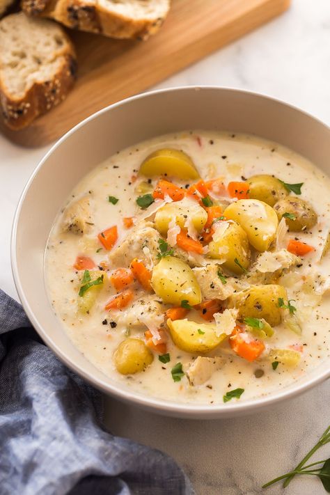 This Slow Cooker Garlic Parmesan Chicken Stew is bound to be your new favorite winter comfort food! It's hearty, creamy, cheesy and loaded with vegetables! The crockpot makes it an easy weeknight meal. #stew #crockpot #slowcooker #chicken Slow Cooker Garlic Parmesan Chicken Stew, Garlic Parmesan Chicken Stew, Healthy Stew Recipes, Stew Crockpot, Vegetarian Slow Cooker Recipes, Slow Cooker Creamy Chicken, Eating On A Dime, Easy Crockpot Dinners, Stew Chicken Recipe