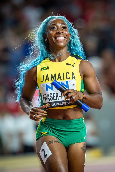 Shelly-Ann Fraser-Pryce (Jamaica) 🥉 100 metres 🥈 4x100 metres • 2023 World Athletics Championships (Budapest) ⭐ Relays, Sprinting Shelly Ann Fraser, Track Pictures, Cold Sores, Track And Field Athlete, Athletic Models, World Athletics, Volleyball Hairstyles For Curly Hair, Hairstyles Volleyball, Crazy Hair Day At School