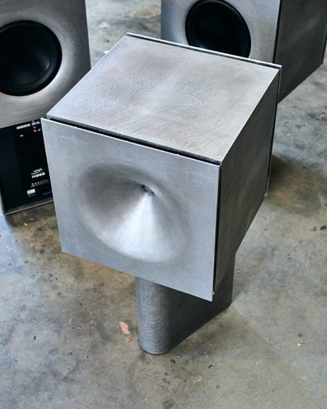 Pitt & Giblin Passive Amplifier, Brutalist Aesthetic, Turntable Setup, Brutalist Furniture, Diy Hifi, Clever Packaging, Steel Furniture Design, Speaker Projects, Altec Lansing