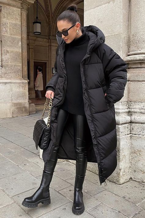 Long Puffer Jacket Outfit Winter Style, Long Puffer Coat Outfit, Puffer Jacket Outfit Winter Style, Long Puffer Jacket Outfit, Black Puffer Jacket Outfit, Puffer Jacket Outfits, Puffer Coat Outfit, Winter Jacket Outfits, Winter Mode Outfits