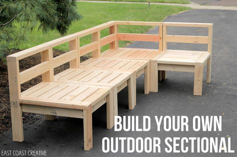 How to Build an Outdoor Sectional Decor Ikea, Pallet Outdoor, Diy Holz, Pallet Furniture Outdoor, Deck Furniture, Pallet Ideas, Diy Patio, Diy Outdoor Furniture, Outdoor Sectional