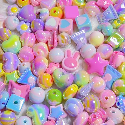 🌸🌸This set includes a colorful assortment of acrylic beads. Please check out the pictures before you buying.  🌸🌸Please see the options to select pieces or ozs 🎁You will receive a variety of different colors and shapes similar to the photos. You'll receive a random scoop for every order, enjoy the mystery! 🔥Dimensions: The beads are about 12-16mms. Most are 14-16mms. Other decorations are similar size match to the beads but varies. 🌸🌸All item quantity are counted appropriately, may contai Bead Soup, Diy Kandi, Pastel Theme, Pen Diy, Pastel Beads, Bead Charms Diy, Making Beads, Acrylic Beads, Jewelry Making Beads