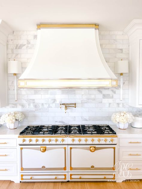 Kitchen Sconces, Sconces Kitchen, Wren Kitchen, Beach Kitchens, Dream Kitchens Design, Kitchen Range Hood, Kitchen Hoods, Metal Works, Gorgeous Kitchens