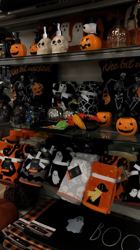 Halloween Shopping Aesthetic, Halloween Sleepover, Facts About Halloween, Halloween Bedroom Decor, Fall Board, Halloween Bedroom, Halloween Baskets, Halloween Facts, Halloween Room Decor