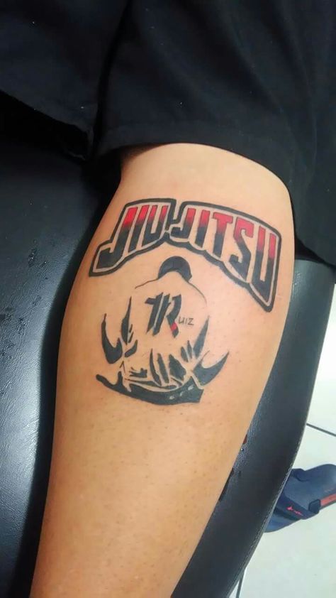 Tatuagem masculina jiu jitsu Jean Tattoo, Bjj Tattoo, Jiu Jitsu Tattoo, Omerta Tattoo, Trash Polka, Card Tattoo, Old School Tattoo, Forearm Tattoos, Tattoos For Guys