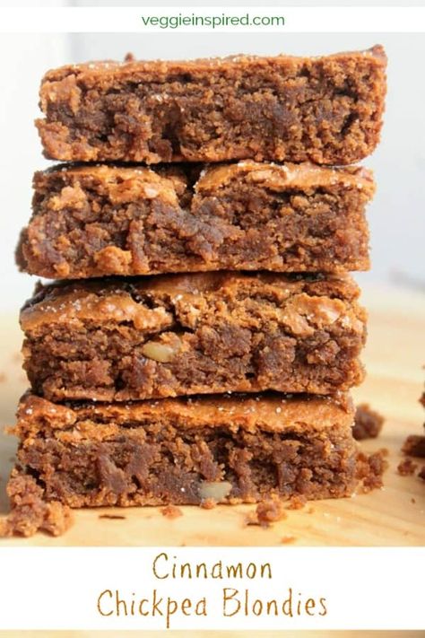 Cinnamon Chickpea Blondies! Moist, tender, and fudgy flourless blondies with a crackly top. They taste so indulgent, you won't believe these gluten free dessert bars are actually healthy and packed with plant based protein. A reader favorite - these delicious vegan sweet treats are loved by adults and kids alike. #vegan #glutenfree #blondies #dessert Gluten Free Dessert Bars, Chickpea Blondies, Vegan Salads, Cake Mug, Dessert Aux Fruits, Taco Salad, Roasted Chickpeas, Sloppy Joes, 100 Calories