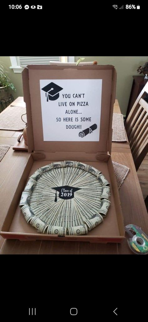 Graduation Cash Gift Ideas, Cash Gift Ideas, Idea For Graduation, Graduation Leis Diy, Money Cakes, Birthday Money Gifts, Graduation Money Gifts, Backyard Graduation Party, Money Gift Ideas