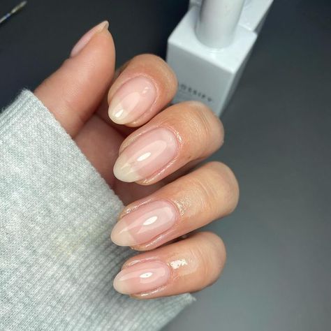 Clear Coat Gel Nails, Clear Gel Polish On Natural Nails, Natural Nails Clear Polish, Clear Hard Gel Nails, Clear Manicure Natural, Clear Biab Nails, Clear Polish Nails, Glossify Nails, Clear Gel Nails Natural Short