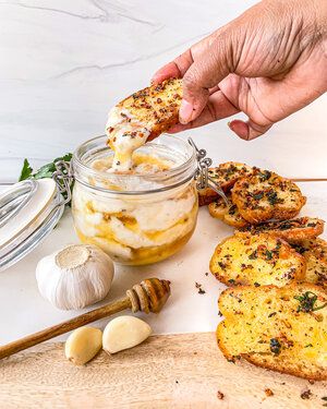 Ricotta Honey Dip with Garlic Herbed Toasties — The Global Vegetarian Honeyed Jalapeño Ricotta, Honey Jalapeño Ricotta, Woodland Finger Foods, Honey Party Food, Ricotta Honey Dip, Honey Appetizers, Honey Dip, Ricotta Dip, California Chicken