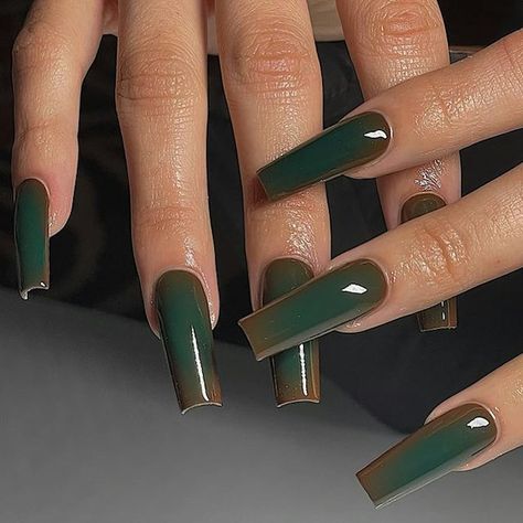 Green And Golden Nails, Green And Brown Acrylic Nails, Emareld Green Nails, Acrylic Nails For Baddies, Earthy Nails Acrylic, Golden Bday, Bday Nails, Aura Nails, Hello Nails