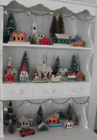 Putz House Display, Retro Christmas Decorations, Putz House, Christmas Village Houses, Christmas Village Display, Four People, Village Display, Glitter Houses, Putz Houses