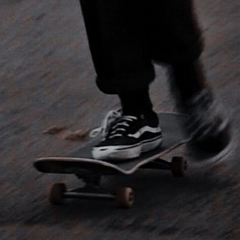 Skater Core, Skateboarding Aesthetic, Skateboard Aesthetic, Skater Vibes, Grunge Pictures, Skater Aesthetic, Dark Grunge, Beautiful Dark Art, + Core + Aesthetic