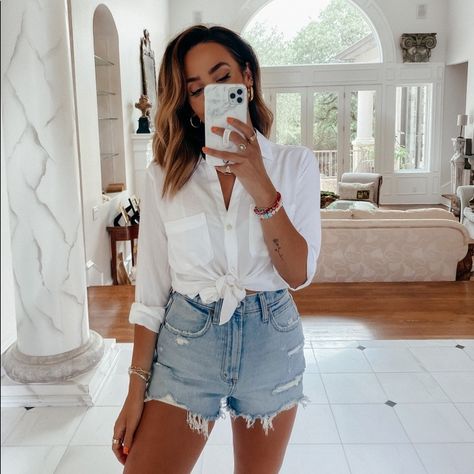 Tomboy Femme, Jean Short Outfits, Denim Shorts Outfit, Casual Summer Outfits For Women, Summer Shorts Outfits, Cutoff Shorts, Denim Cutoff Shorts, Summer Fashion Outfits, Cute Summer Outfits