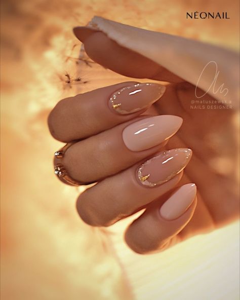 Subtle Nails, Stylish Nails Designs, Almond Acrylic Nails, Types Of Nails, Chic Nails, Short Acrylic Nails, Nails Designs, Almond Nails, Diy Nails