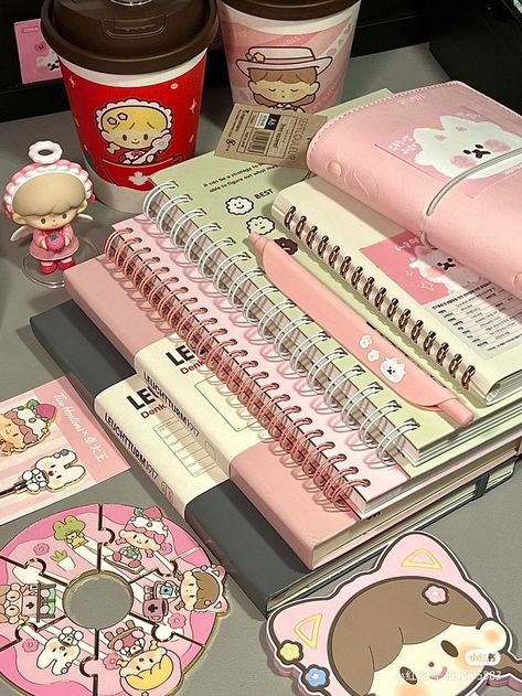 Aesthetic School Supplies, Pink Academia, Pretty School Supplies, Stationery Obsession, Romanticize School, Cute Stationary School Supplies, Cute School Stationary, School Bag Essentials, Study Stationery