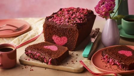 Hidden heart loaf cake recipe Gluten Free Sponge Cake, Loaf Cake Recipes, Cake Pops How To Make, Bbc Food, Cake Mixture, Heart Shaped Cookies, Chocolate Sponge, Chocolate Sprinkles, Chocolate Icing