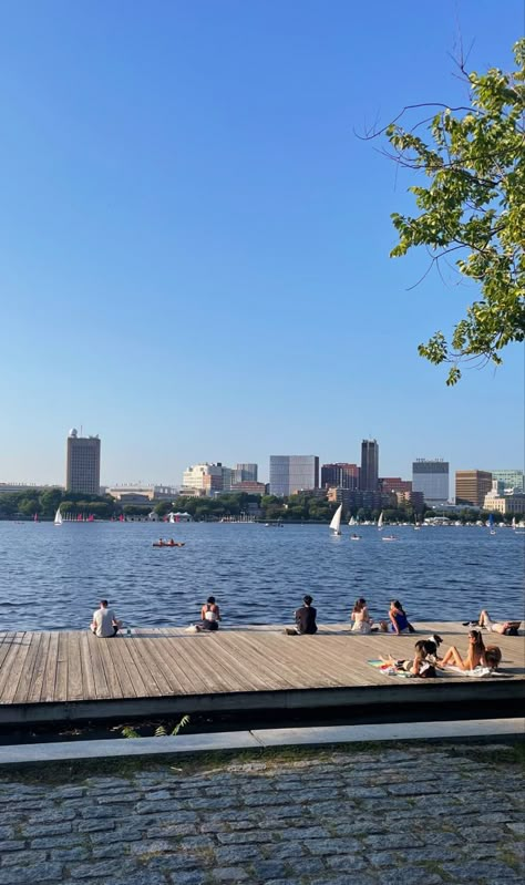 Boston aesthetic Boston Harbor Aesthetic, Boston Living Aesthetic, Life In Boston, Boston Astethic, Northeastern Aesthetic, Boston Life Aesthetic, Boston Aesthetic Summer, Boston Summer Aesthetic, Boston Girl Aesthetic