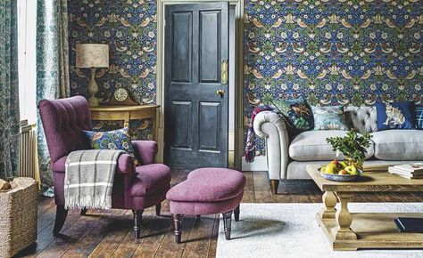 13 ideas for decorating with Arts & Crafts prints | Real Homes William Morris Wallpaper, Morris Wallpapers, English Country Style, Strawberry Thief, Design For Home, Craft Design, Kitchen Wallpaper, Traditional Living Room, Wallpaper Living Room