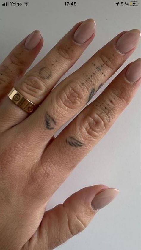 Healed Finger Tattoo, Secret Tattoo Ideas, Finger Stick And Poke, Tiny Stick And Poke Tattoos Simple, Hand Stick And Poke Tattoo, Healed Finger Tattoos, Mini Finger Tattoos, Simple Stick And Poke Tattoo, Finger Tattoos Fade