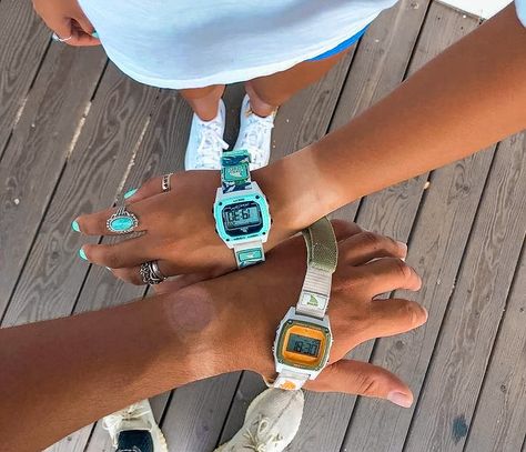 Shark Watch Aesthetic, Shark Clip Watch, Summer Camp Outfits, Shark Watch, Watch Aesthetic, Freestyle Watch, Preppy Accessories, Beach Girl Aesthetic, Surf Jewelry