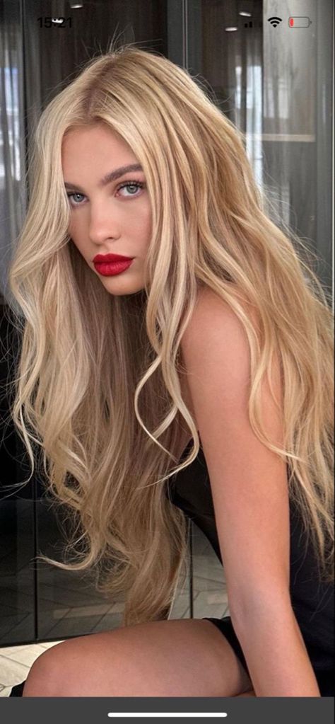 Golden Blonde Hair, Long Hair Color, Blonde Hair Looks, Golden Hair, Long Blonde, Tape In Hair Extensions, Long Blonde Hair, Blonde Beauty, Dream Hair