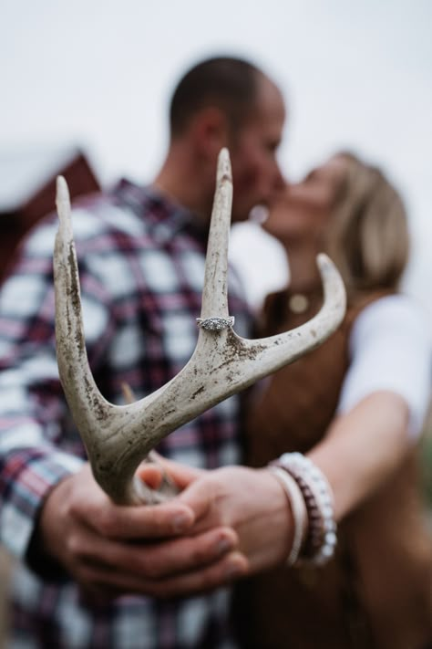 Hunting Engagement Photos, Hunting Wedding Theme, Shed Wedding, Country Engagement Pictures, Hunting Wedding, Country Western Wedding, Hunter Wedding, Western Themed Wedding, Cute Engagement Photos