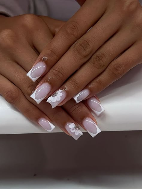 Short Acrylic Nails Milky White, Milky White Nails Design Ideas, Milky White Nails With Design, Italy Nails, Ongles Gel French, Milky Nails, Acrylic Nail Set, Girly Acrylic, White Acrylic Nails