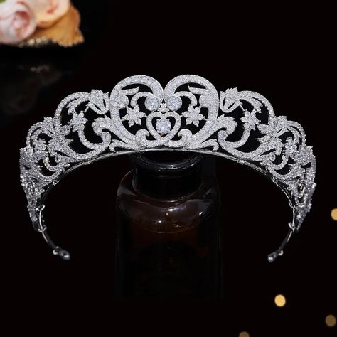 Princess Diana Tiara, Diana Tiara, Prom Headpiece, Royalty Dr, Princess Crowns, Princess Diana Wedding, Swarovski Tiara, Royal Core, Wedding Tiaras