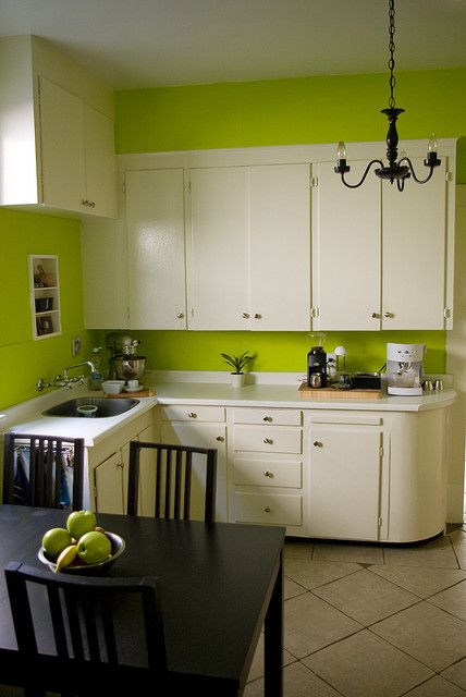 Green kitchen...swap in my black counters hmm decisions Yellow Kitchen Interior, Lime Green Kitchen, Yellow Kitchen Designs, Green Kitchen Walls, Green Kitchen Designs, Sage Green Kitchen, Decorating Kitchen, Green Kitchen Cabinets, Kitchen Manufacturers