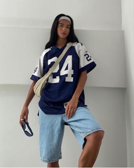 Looks Hip Hop, Cargo Pants Outfit, Jersey Outfit, Tomboy Style Outfits, Looks Street Style, Streetwear Fashion Women, Swaggy Outfits, Baddie Outfits Casual, Outfits Casual