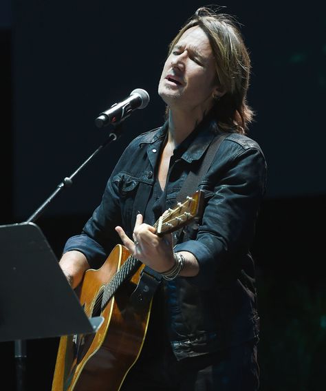 Keith Urban Leads Tributes as Country Stars Gather in Nashville in Wake of Las Vegas Shooting Charles Esten, Keith Urban Concert, Thunder From Down Under, Country Western Singers, Sunday Rose, Alison Krauss, Amy Grant, Vince Gill, Country Bands