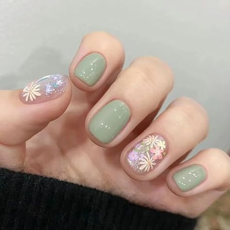 24 PCS Flowers Press on Nails Glossy Short Fake Nails Green Square False Nails Summer Nail Tips for Women and Girls10.99 #Beauty Nails Green Square, Fake Nails Green, Nails Daisy, Green Press On Nails, Nails Short Coffin, Acrylic Glue, Nails Glossy, Short Fake Nails, Short Press On Nails