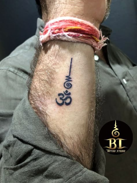 Ohm Tattoo, Zen Tattoo, Hindu Tattoos, Trishul Tattoo Designs, Ganesh Tattoo, Om Tattoo Design, Yoga Tattoos, Buddha Tattoos, Unalome Tattoo