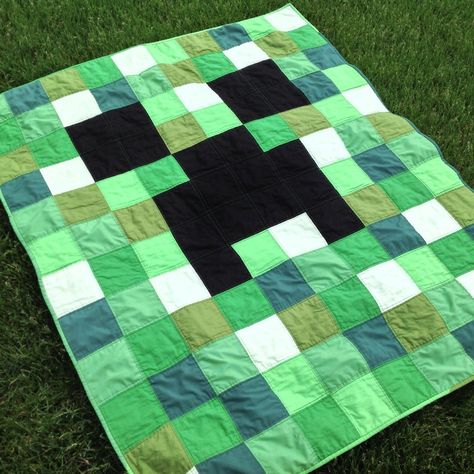 Minecraft Sewing, Minecraft Fabric, Minecraft Quilt, Diy Minecraft, Minecraft Bedroom, Minecraft Room, Quilt Tutorial, Minecraft Stuff, Man Quilt