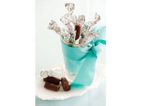 Homemade Tootsie Rolls Homemade Tootsie Rolls, Homemade Chocolate Candy, Tootsie Rolls, Paula Deen Recipes, Homemade Vanilla Extract, Tootsie Roll, Homemade Candy, Candy Fudge, Homemade Candies