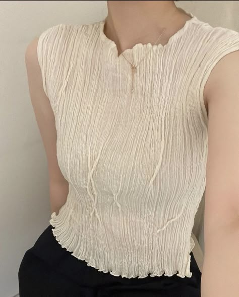 Handmade unbleached cotton blouse by KokūnIndia Earthy Outfits, Going Places, 가을 패션, Cotton Blouse, Look Cool, Diy Fashion, Spring Summer Fashion, Pretty Outfits, Fashion Inspo Outfits