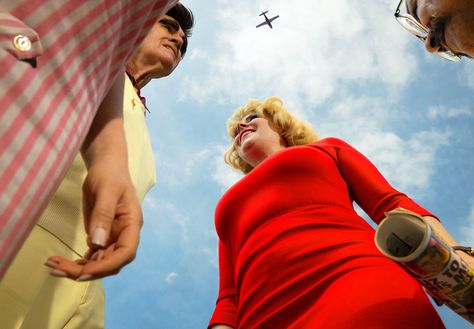 Alex Prager, Big Valley, Cindy Sherman, Famous Photographers, Weird Pictures, Cinematic Photography, 인물 사진, Photography Inspo, New Yorker