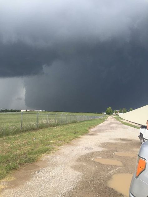 Massive tornado in Sulphur, OK May 8, 2016 Tornado Pictures, Fire Tornado, Storm Pictures, Tornado Alley, Strange Weather, Wow Photo, Weather Storm, Storm Chasing, Storm Photography