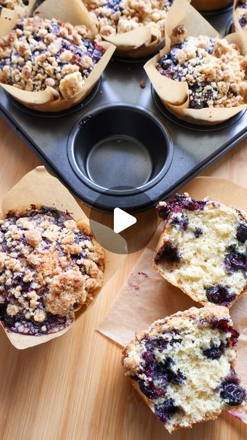 Small Batch Blueberry Muffins, Blueberry Muffins With Crumble Topping, Crumble Cupcakes, Muffin Blueberry, Blueberry Crumble Muffins, Bakery Style Blueberry Muffins, Confectionary Art, Pumpkin French Toast Casserole, Crumble Muffins