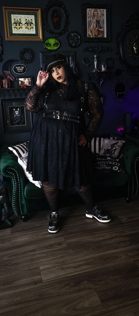 Plus Size Rocker, Witchy Chic, Goth Girl Outfits, Halloween Inspired Outfits, Freshman Outfits, Goth Plus Size, Goth Outfit Inspo, Plus Size Goth, Goth Gf