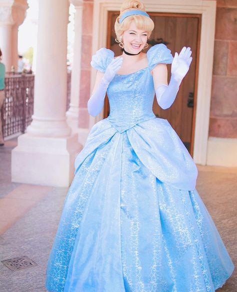 ♡fancypinsbySophie♡ Cinderella Face Character, Cinderella Ballgown, Disneyland Face Characters, Real Disney Princesses, Cinderella Characters, Cinderella Cosplay, Disney Princess Cosplay, Disney World Characters, Disney Princesses And Princes