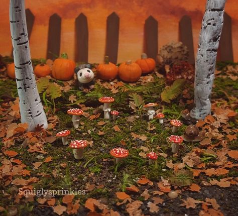 Fall Miniatures, Miniature Bases, Autumn Scenes, Cute Polymer Clay, Polymer Clay Miniatures, Fairy Garden Diy, Clay Miniatures, Autumn Aesthetic, Cold Porcelain