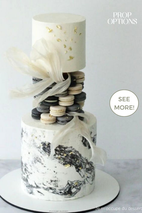 Image of wedding cake with macaroons. Z Bars, Unique Cake Designs, Floating Cake, Unique Cakes Designs, Bar Cake, Cake Design Inspiration, Central Bar, Gateaux Cake, Unique Cakes