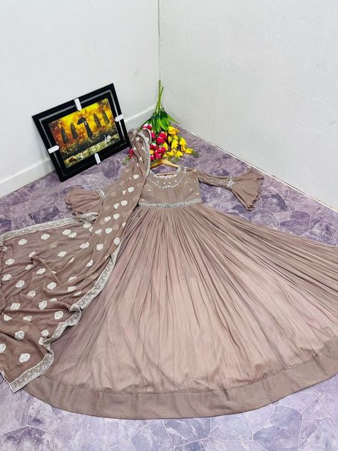 *#GOWN FABRIC*:FOX GEORGETTE WITH SIQUNS EMBROIDERY WORK WITH KEN-KEN BEL SLEEVE FULL STITCHING *#GOWN LANGTH*: 58 INCH *#GOWN SIZE*.: L,XL,XXL *#GOWN FLIR* : 4 MTR *(FULL-STITCHED)* *#DUPATTA FABRICS* : FOX GORGETTE WITH SIQUNS EMBRODARY WITH LESS FULLY STITCHED *#DUPATTA SIZE*: 2.25 MTR ✅*(FULL-STITCHED *RATE :- 1599+$* ..⁰⁰nl11 FULLY STOKE REDDY *WEIGHT:-1 KG* Gown Sleeves, Shop Gowns, Indian Anarkali Dresses, Design Gown, Indian Anarkali, Georgette Gown, Reception Gown, Party Wear Gown, Ladies Gown