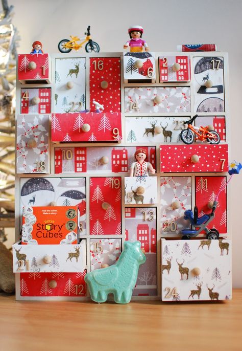 Advent Calendar Ideas, Wooden Advent Calendar, Calendar Kit, Inexpensive Christmas, Diy Christmas Presents, Advent Calenders, Christmas Window Decorations, Diy Calendar, Calendar Ideas